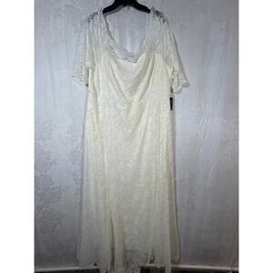 Torrid Wedding Dress 28 NEW Ivory Lace Off Shoulder Gown Mini Train